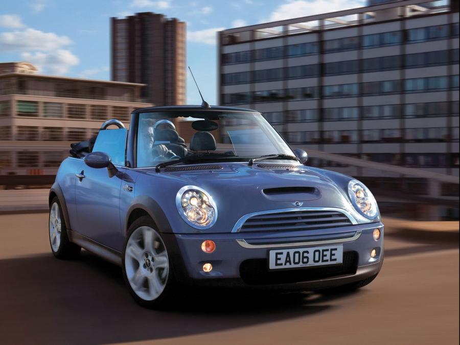  Mini Cooper S Cabrio 2004 года  (UK) (фото 1 из 7)